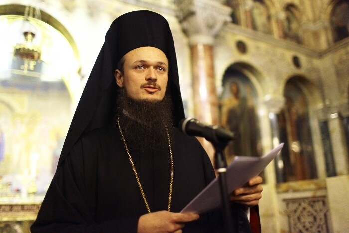 Отец Дионисий: Борисов не е на стола на министър-председателя, но е в институциите и Светия Синод